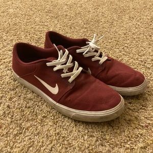 Nike SB low cut - maroon.